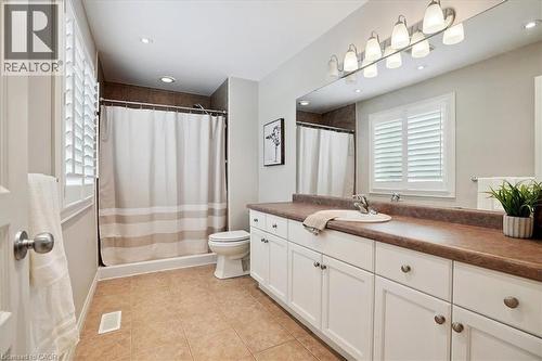 95 Hemlock Way, Grimsby, ON - Indoor Photo Showing Bathroom