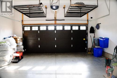 29 Hedges Court, St. Thomas, ON - Indoor Photo Showing Garage