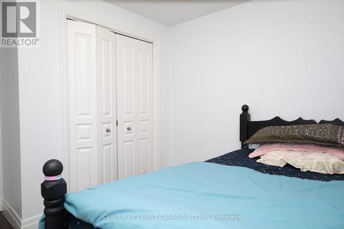 29 Hedges Court, St. Thomas, ON - Indoor Photo Showing Bedroom