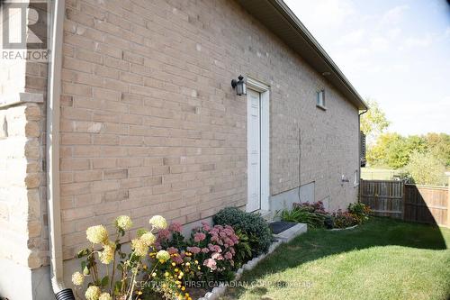 29 Hedges Court, St. Thomas, ON - Outdoor With Exterior