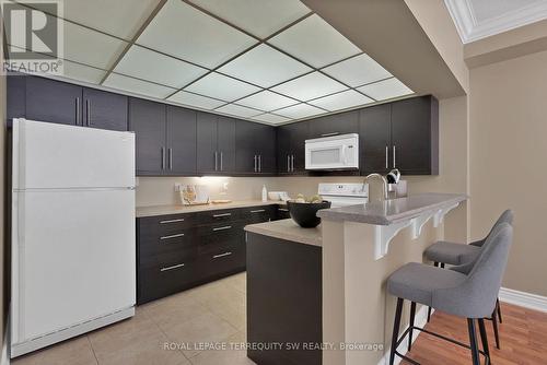 113 - 309 Major Mackenzie Drive E, Richmond Hill, ON - Indoor Photo Showing Kitchen