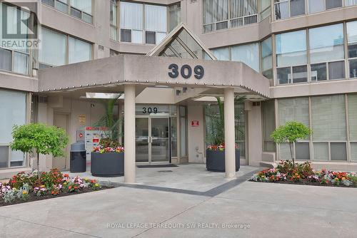 113 - 309 Major Mackenzie Drive E, Richmond Hill, ON - Outdoor
