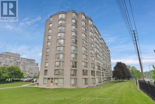 113 - 309 Major Mackenzie Drive E, Richmond Hill, ON - Outdoor With Facade