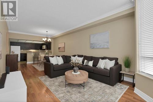 113 - 309 Major Mackenzie Drive E, Richmond Hill, ON - Indoor Photo Showing Living Room