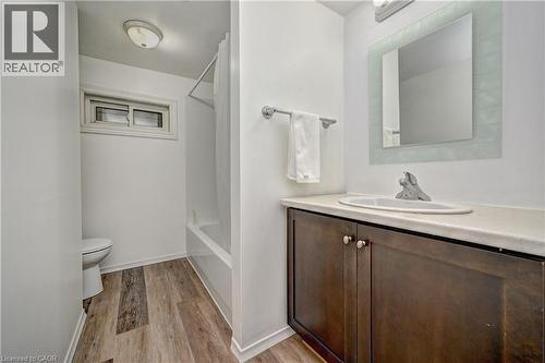 39 Southwood Drive, Kitchener, ON - Indoor Photo Showing Bathroom