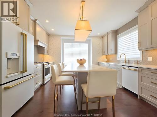 7 Tracy Drive, Chatham, ON - Indoor Photo Showing Kitchen With Upgraded Kitchen
