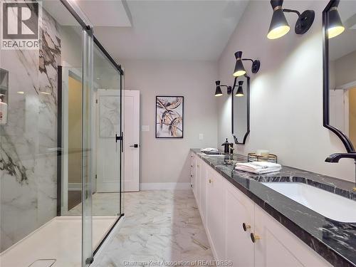 7 Tracy Drive, Chatham, ON - Indoor Photo Showing Bathroom