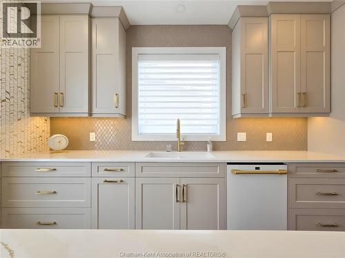 7 Tracy Drive, Chatham, ON - Indoor Photo Showing Kitchen