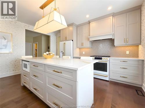 7 Tracy Drive, Chatham, ON - Indoor Photo Showing Kitchen With Upgraded Kitchen