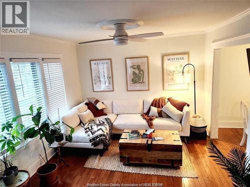 1210 Argyle, Windsor, ON - Indoor Photo Showing Living Room