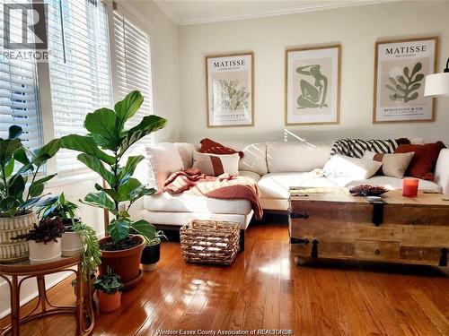 1210 Argyle, Windsor, ON - Indoor Photo Showing Living Room
