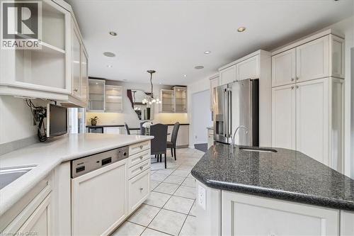 25 Bannisdale Way, Carlisle, ON - Indoor Photo Showing Kitchen