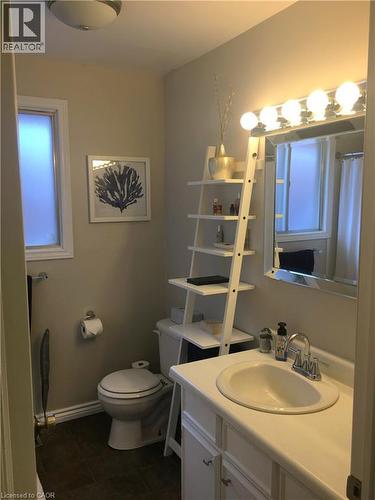 148 Green Valley Drive, Kitchener, ON - Indoor Photo Showing Bathroom