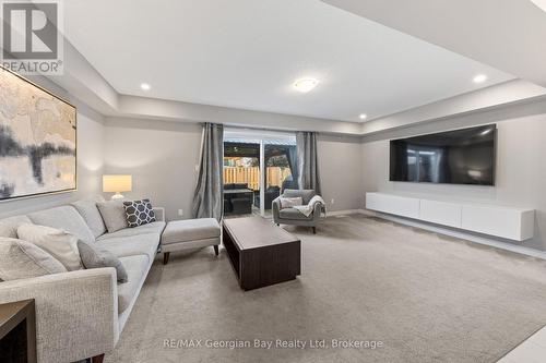 964 Wright Drive, Midland, ON - Indoor Photo Showing Living Room