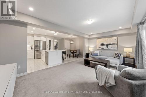 964 Wright Drive, Midland, ON - Indoor Photo Showing Living Room