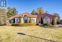 24 MAPLEHYRN AVENUE East Gwillimbury, ON L0G 1V0