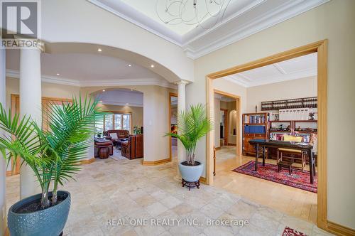 24 Maplehyrn Avenue, East Gwillimbury, ON - Indoor Photo Showing Other Room