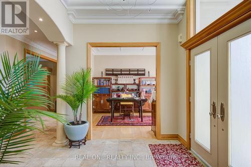 24 Maplehyrn Avenue, East Gwillimbury, ON - Indoor Photo Showing Other Room