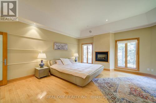 24 Maplehyrn Avenue, East Gwillimbury, ON - Indoor Photo Showing Bedroom