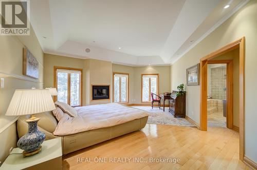 24 Maplehyrn Avenue, East Gwillimbury, ON - Indoor Photo Showing Bedroom