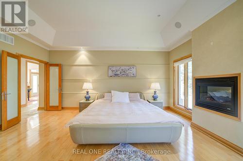 24 Maplehyrn Avenue, East Gwillimbury, ON - Indoor Photo Showing Bedroom