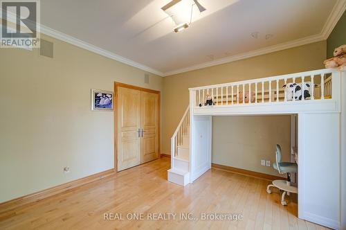 24 Maplehyrn Avenue, East Gwillimbury, ON - Indoor Photo Showing Other Room