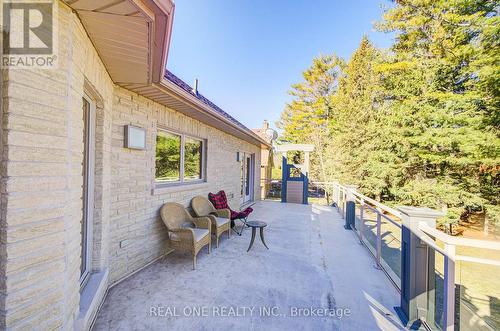 24 Maplehyrn Avenue, East Gwillimbury, ON - Outdoor With Exterior