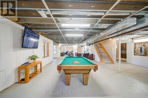 24 Maplehyrn Avenue, East Gwillimbury, ON - Indoor Photo Showing Other Room