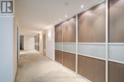 24 Maplehyrn Avenue, East Gwillimbury, ON - Indoor
