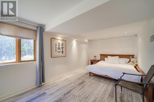 24 Maplehyrn Avenue, East Gwillimbury, ON - Indoor Photo Showing Bedroom