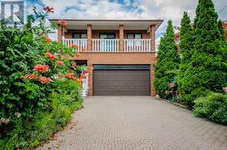 27 MULHOLLAND AVENUE Toronto, ON M6A 2S1