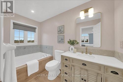 3770 Deepwood Heights, Mississauga, ON - Indoor Photo Showing Bathroom