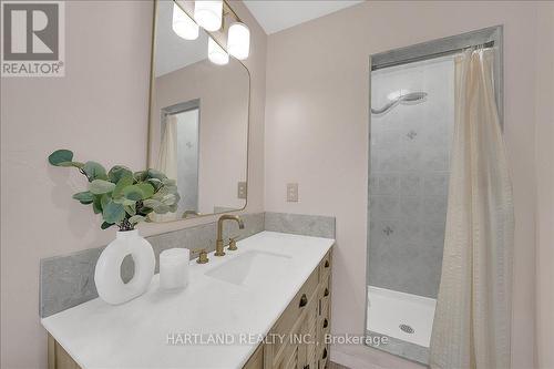 3770 Deepwood Heights, Mississauga, ON - Indoor Photo Showing Bathroom