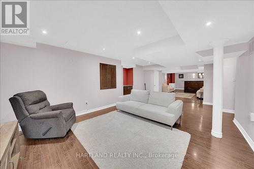3770 Deepwood Heights, Mississauga, ON - Indoor Photo Showing Living Room
