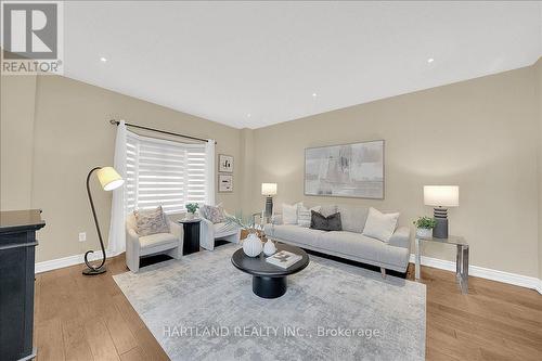 3770 Deepwood Heights, Mississauga, ON - Indoor Photo Showing Living Room