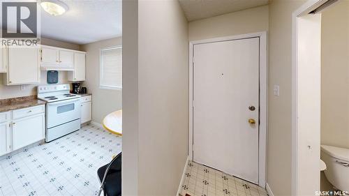 6 Mackenzie Mews, Regina, SK - Indoor Photo Showing Kitchen