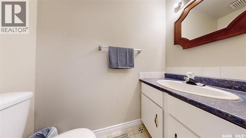 6 Mackenzie Mews, Regina, SK - Indoor Photo Showing Bathroom