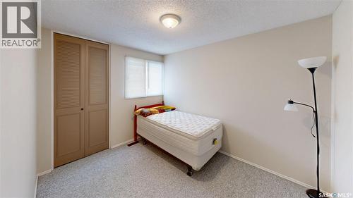 6 Mackenzie Mews, Regina, SK - Indoor Photo Showing Bedroom