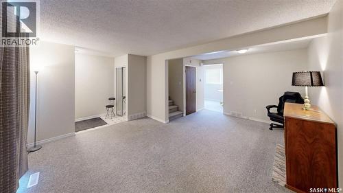 6 Mackenzie Mews, Regina, SK - Indoor