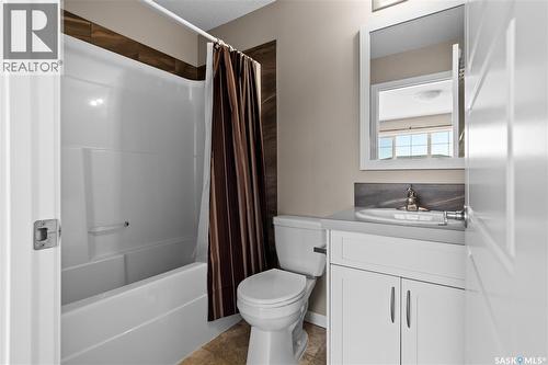 5001 Cornell Gate, Regina, SK - Indoor Photo Showing Bathroom