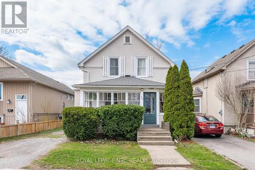 23 PINECREST AVENUE  St. Catharines (Burleigh Hill), ON L2T 1C6