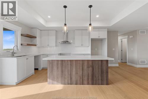 116 Bloomington, Chatham, ON - Indoor Photo Showing Kitchen With Upgraded Kitchen