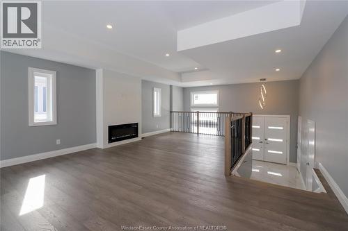 83 Bloomington, Chatham, ON - Indoor With Fireplace