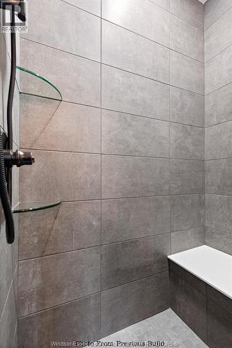 43 Bloomington, Chatham, ON - Indoor Photo Showing Bathroom