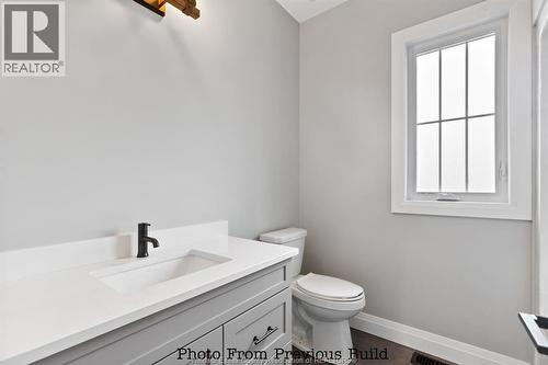 43 Bloomington, Chatham, ON - Indoor Photo Showing Bathroom