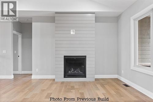 43 Bloomington, Chatham, ON - Indoor Photo Showing Living Room With Fireplace