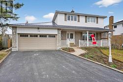 26 APPLEWOOD CRESCENT Kawartha Lakes (Lindsay), ON K9V 4W8