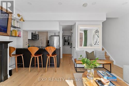 675 - 3 Everson Drive, Toronto, ON - Indoor