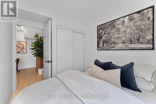 675 - 3 Everson Drive, Toronto, ON - Indoor Photo Showing Bedroom