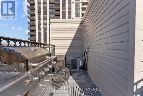 675 - 3 Everson Drive, Toronto, ON - Outdoor